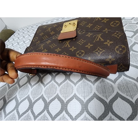 Authentic Louis Vuitton Monogram Canvas Concorde Bag - Picture 6 of 14